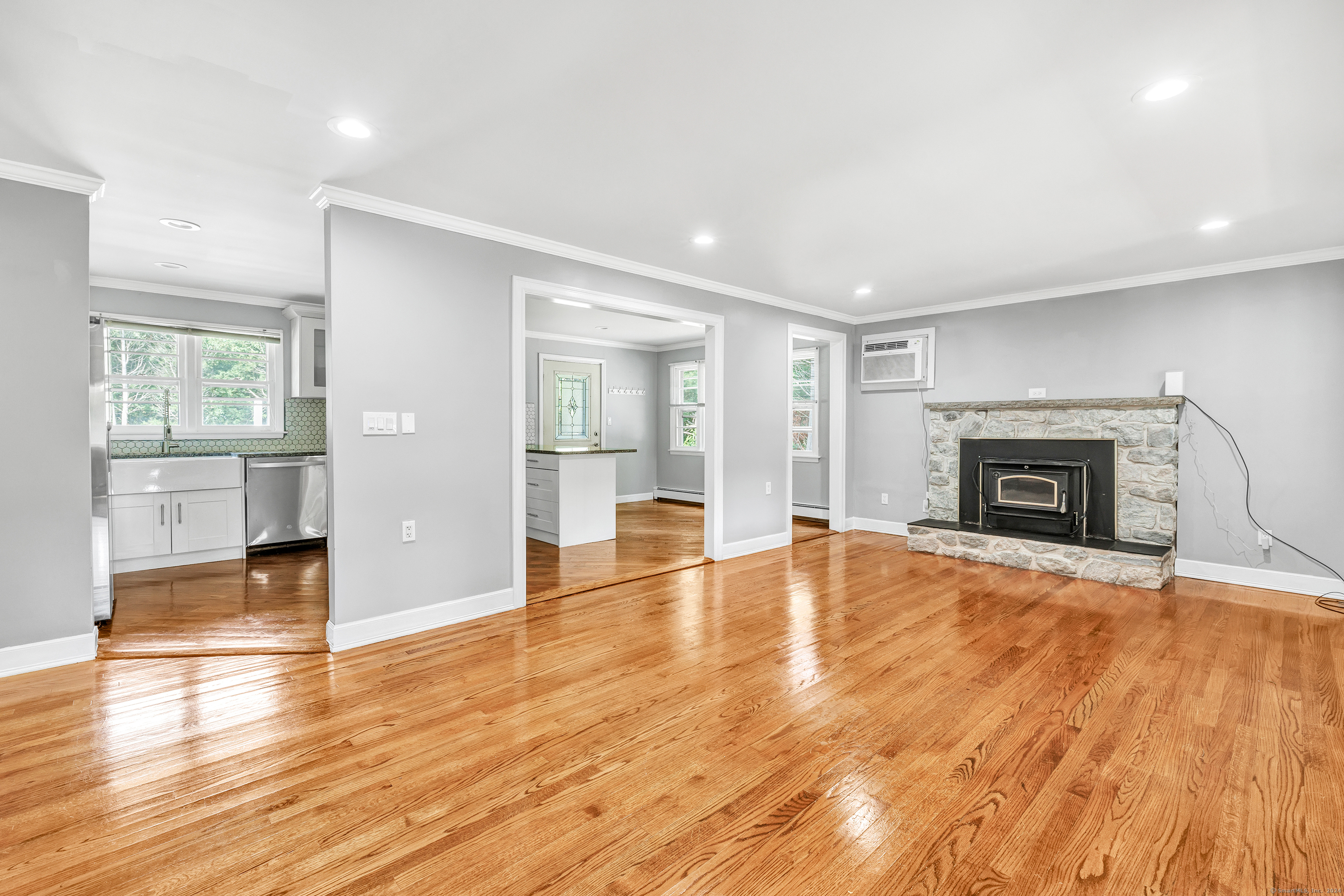 34 Roosevelt Drive, Seymour, Connecticut image 11