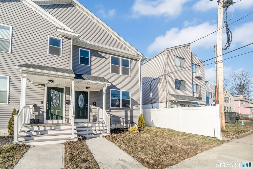 Photo of 92 Lincoln Avenue, Bridgeport, CT 06606 (MLS # 24149461)