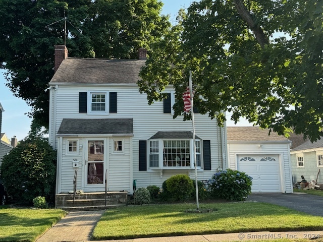 581 Laughlin Road, Stratford, Connecticut - 3 Bedrooms  
1 Bathrooms  
7 Rooms - 