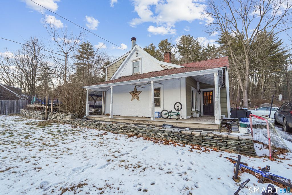 Photo of 3 woodstock Avenue W, Putnam, CT 06260 (MLS # 24149462)
