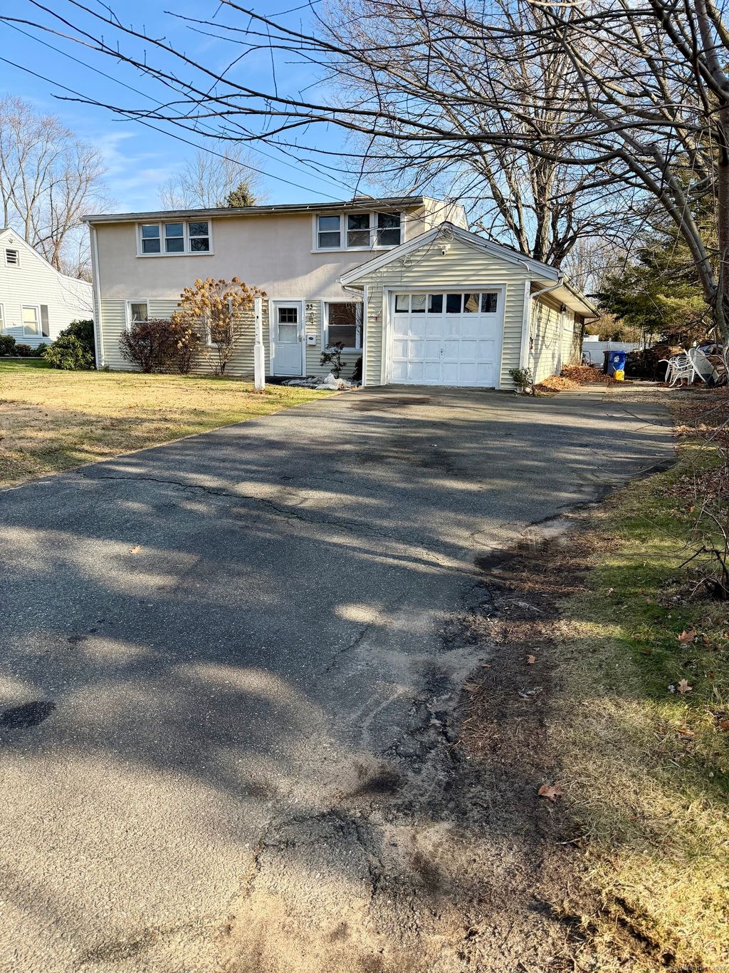 Photo of 33 Assisi Way, Norwalk, CT 06851 (MLS # 24139120)