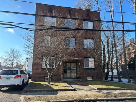 Photo of 4 Fifth Avenue #7, Danbury, CT 06810 (MLS # 24144171)