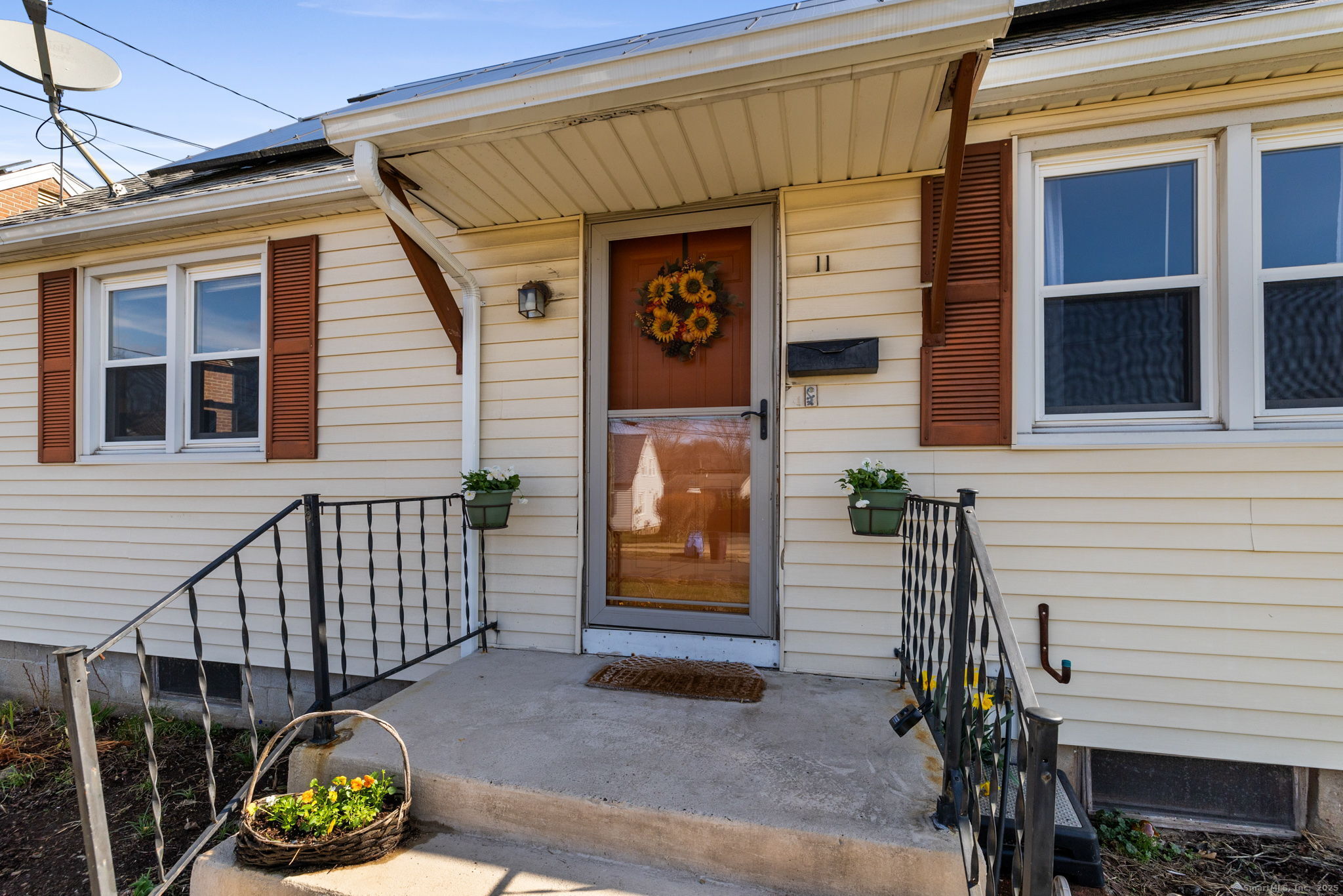 11 Everett Street, New Britain, Connecticut image 2