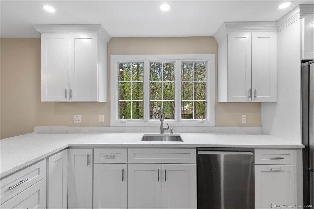 41 Cedarhurst Lane, Milford, Connecticut image 10