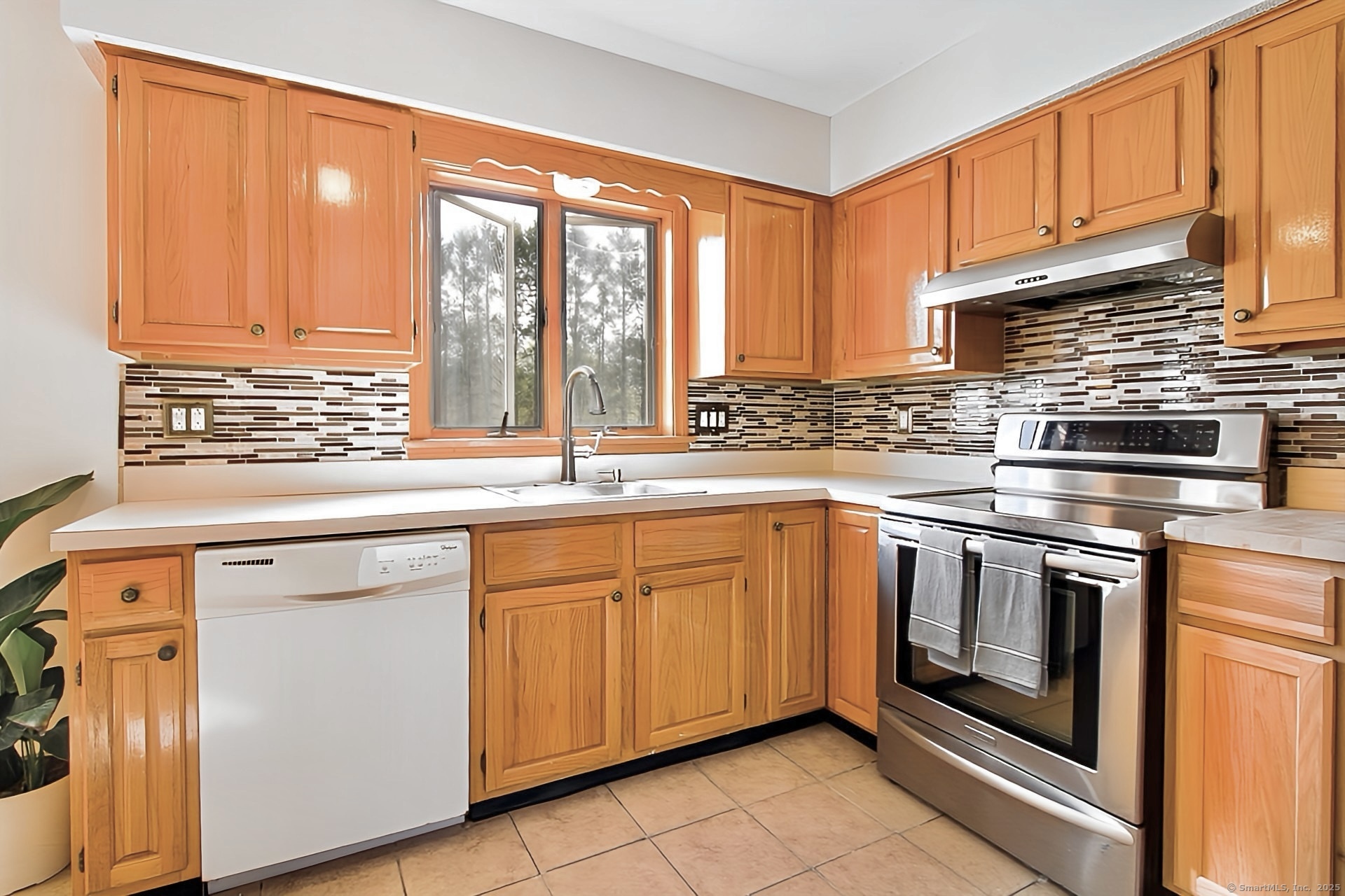 140 Hilltop Farms Lane, East Hartford, Connecticut image 20