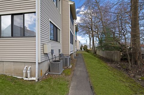 Tiny photo for 39 Lance Circle #39, Bridgeport, CT 06606 (MLS # 24170451)