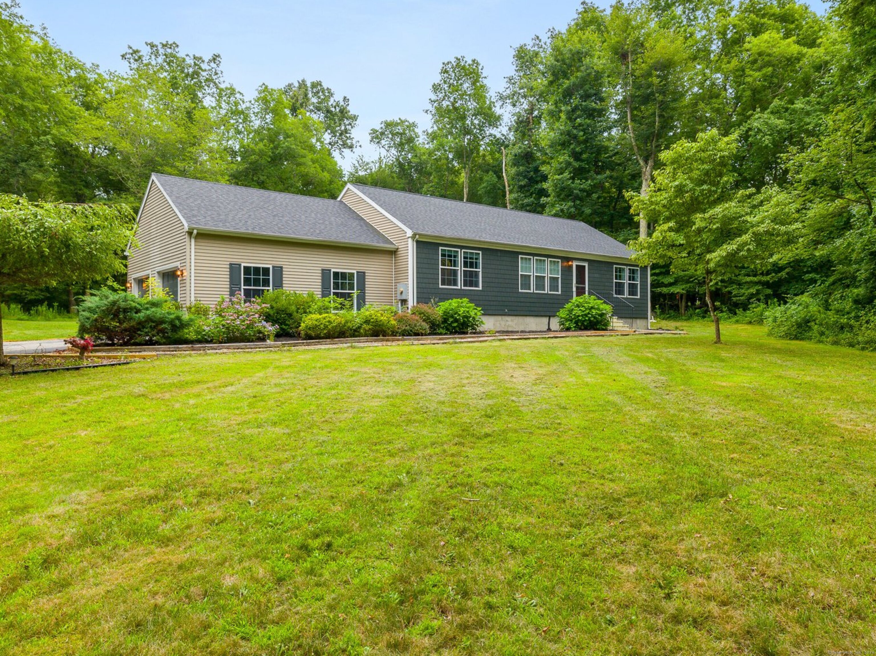 Property for Sale at 46 High Meadow Drive, Plainfield, Connecticut - Bedrooms: 3 
Bathrooms: 3 
Rooms: 9  - $409,900