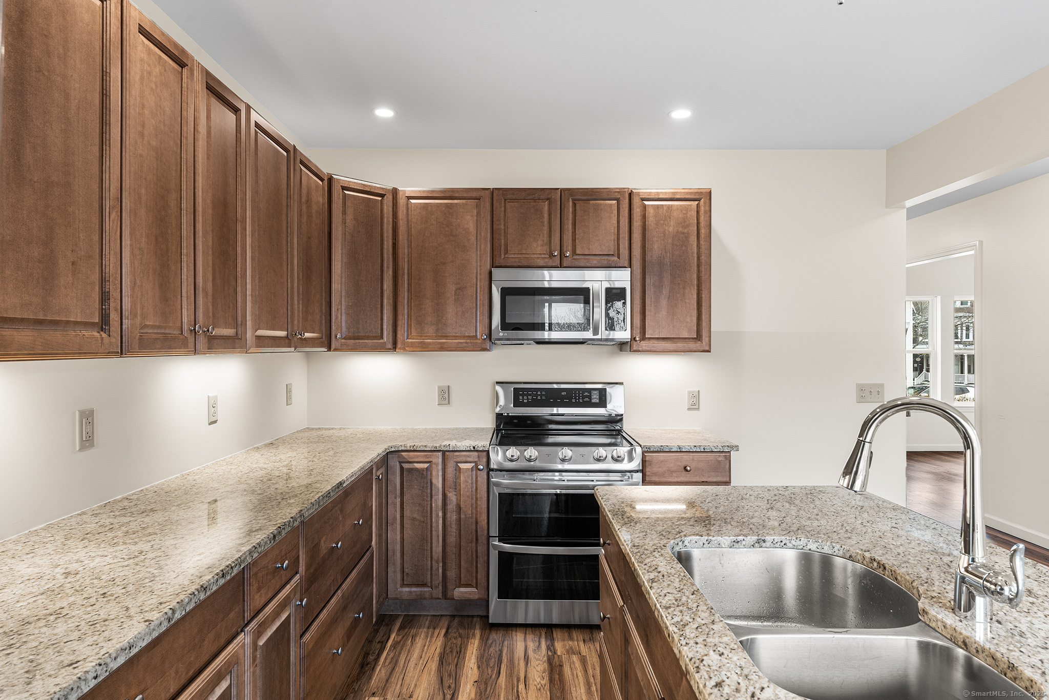 10 Latham Street, Groton, Connecticut image 13