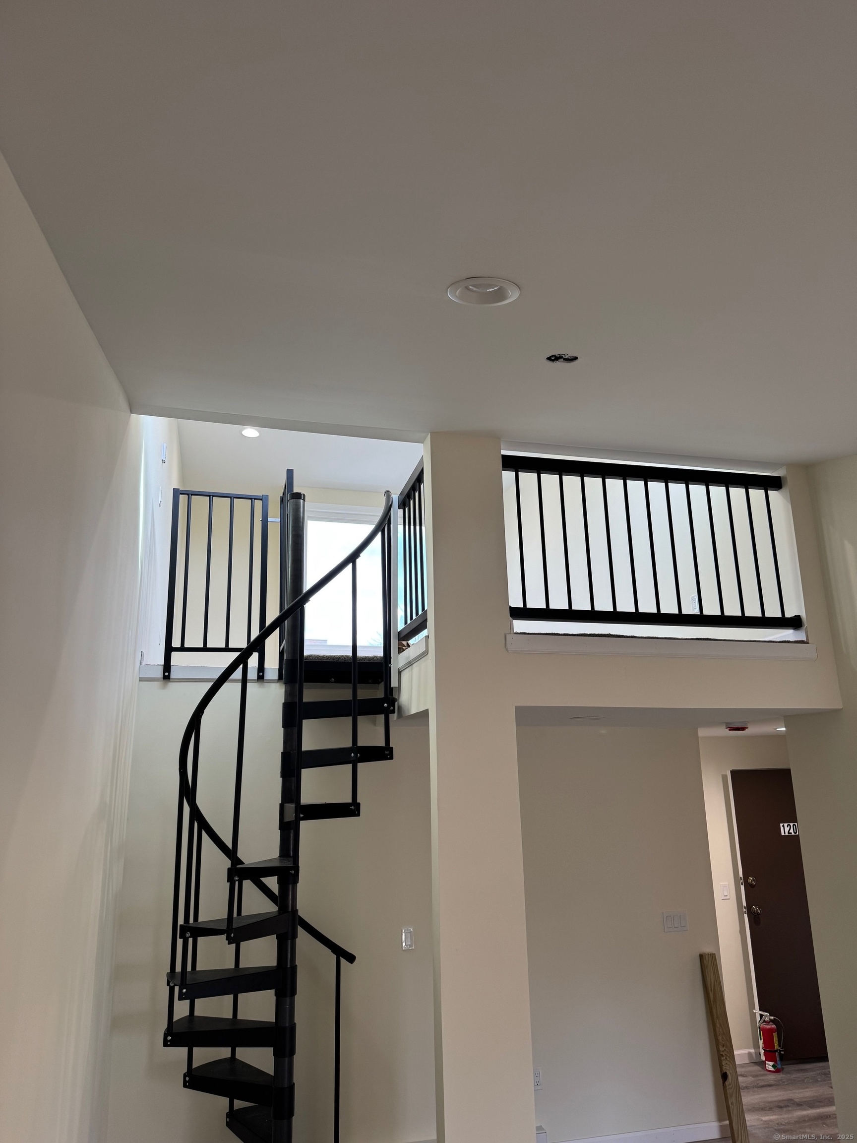 Rental Property at Burgundy Hill Lane 120, Middletown, Connecticut - Bedrooms: 1 
Bathrooms: 1 
Rooms: 4  - $1,550 MO.