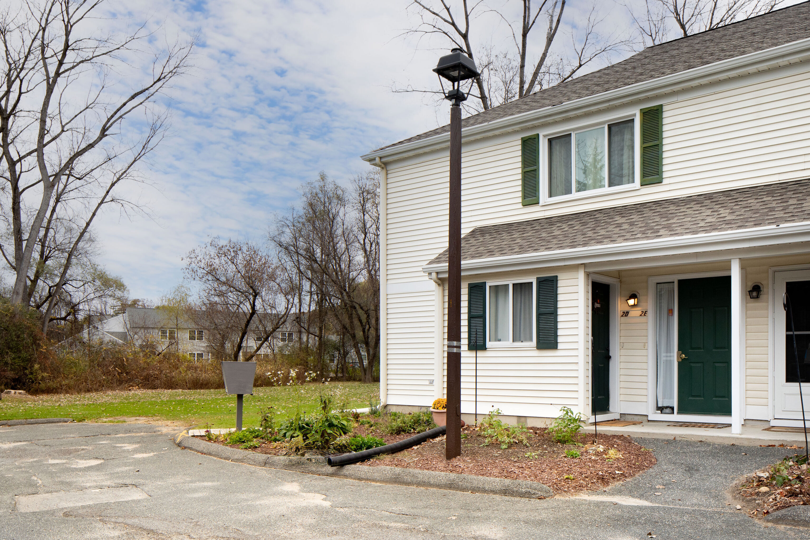 72 North Elm Street APT 2E