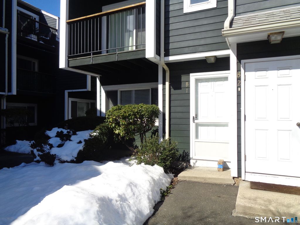 Photo of 22 Dr Martin Luther Kin Drive #B1, Norwalk, CT 06851 (MLS # 24156419)