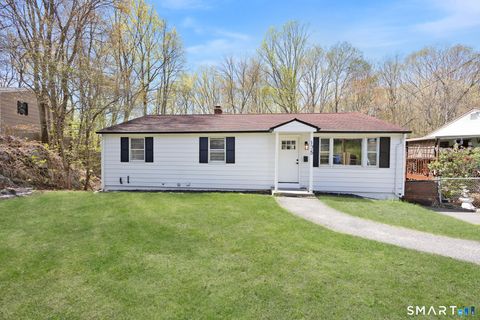Photo of 175 Devonwood Drive, Waterbury, CT 06708 (MLS # 24158614)