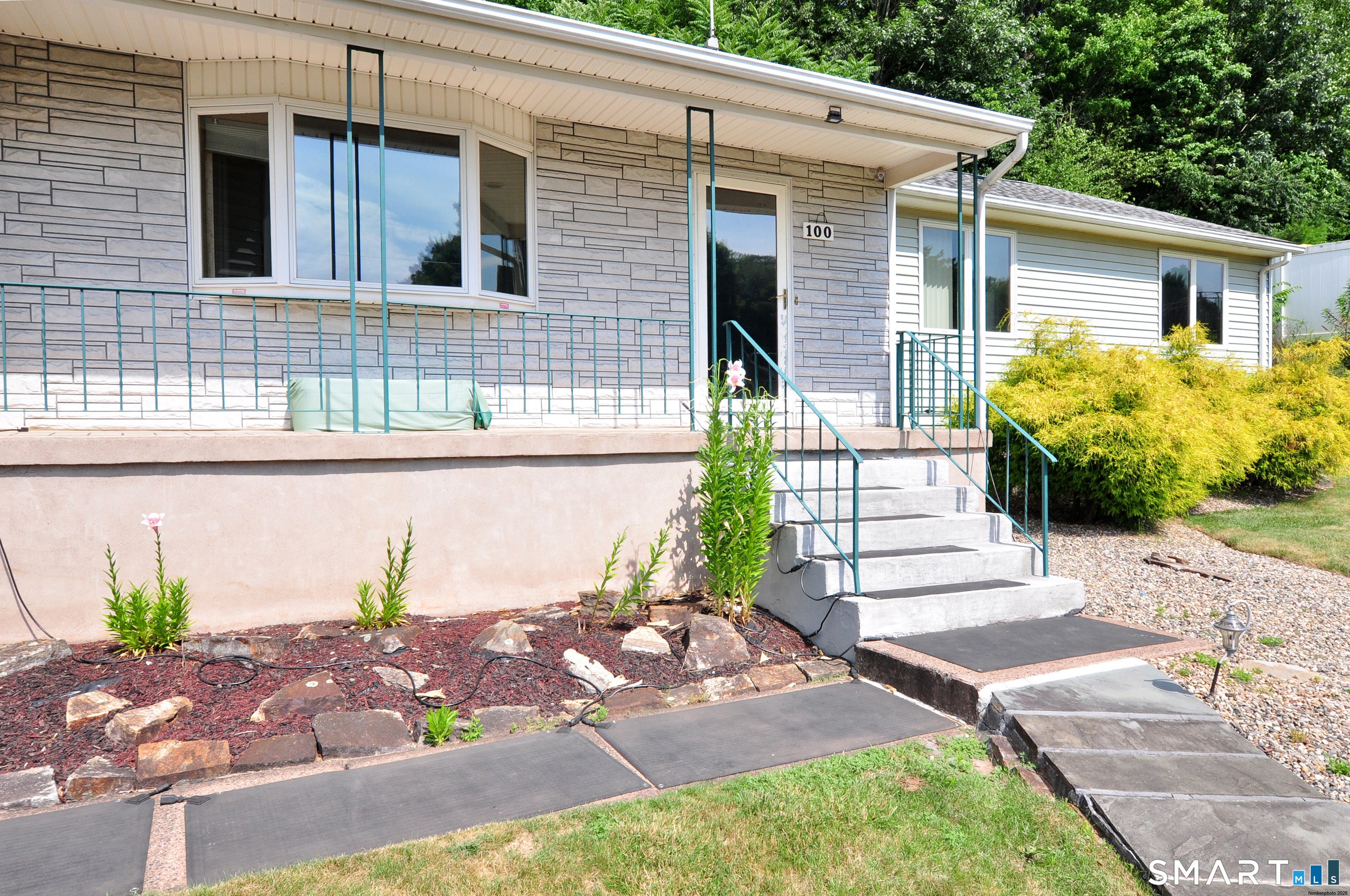 100 Wynding Brook Drive