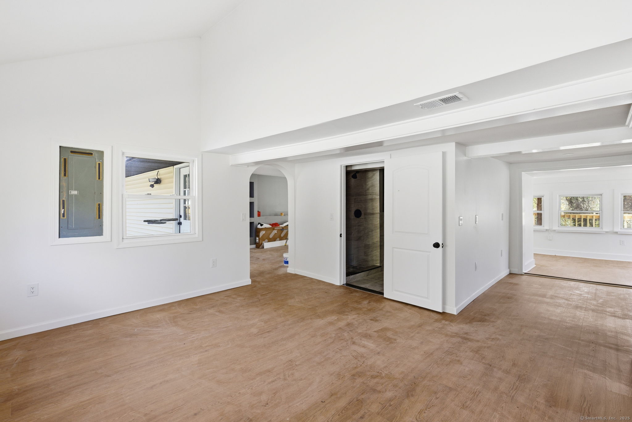 18 Pautipaug Hill Road