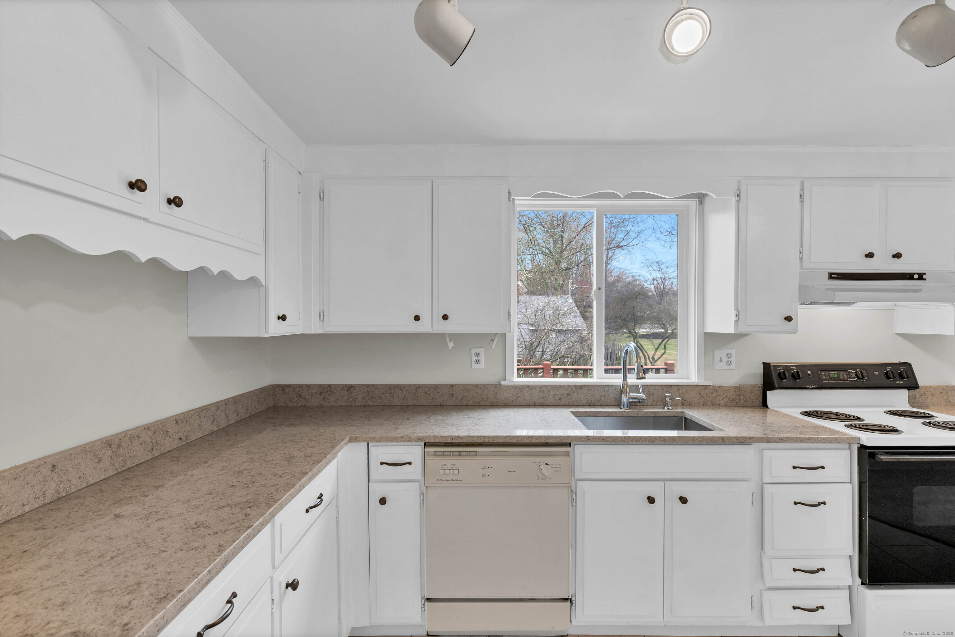 16 Mary Mac Loop, Clinton, Connecticut image 16