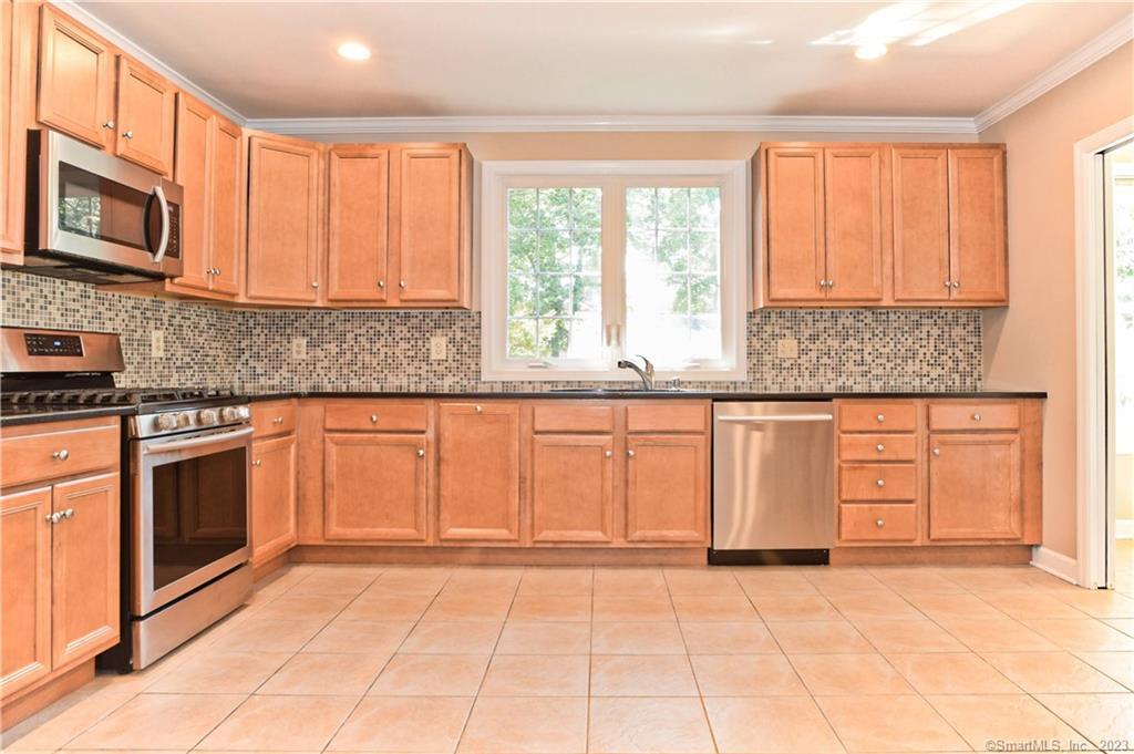 Photo 6 of 37 of 20 Cedar Heights Road house