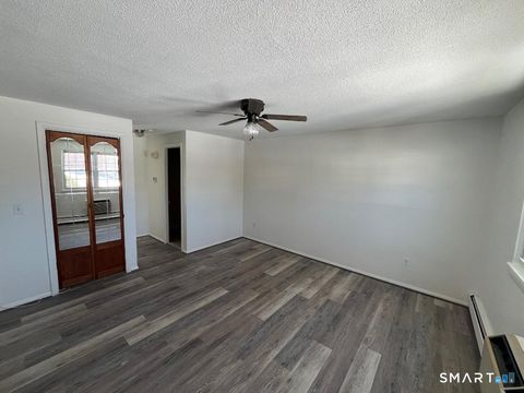 Tiny photo for 633 Center Street #APT E, Manchester, CT 06040 (MLS # 24153303)