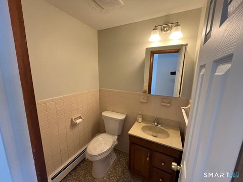 Tiny photo for 633 Center Street #APT E, Manchester, CT 06040 (MLS # 24153303)