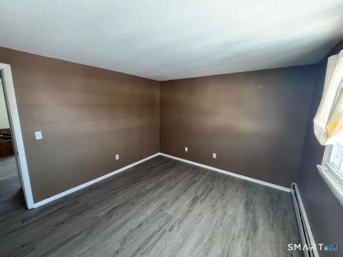 Tiny photo for 633 Center Street #APT E, Manchester, CT 06040 (MLS # 24153303)