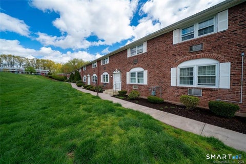 Photo of 201 Regan Road #4B, Vernon, CT 06066 (MLS # 24209142)
