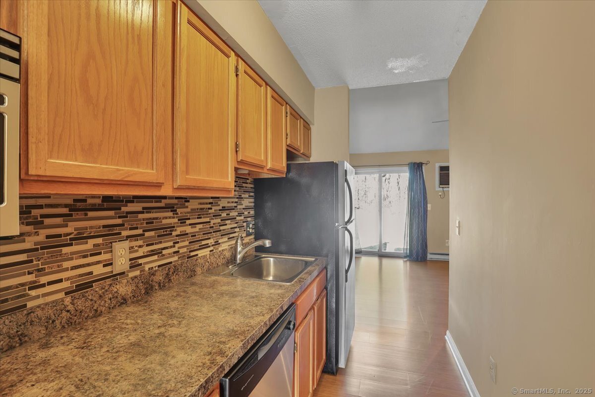 268 Hartford Turnpike #APT E9, Tolland, Connecticut image 6