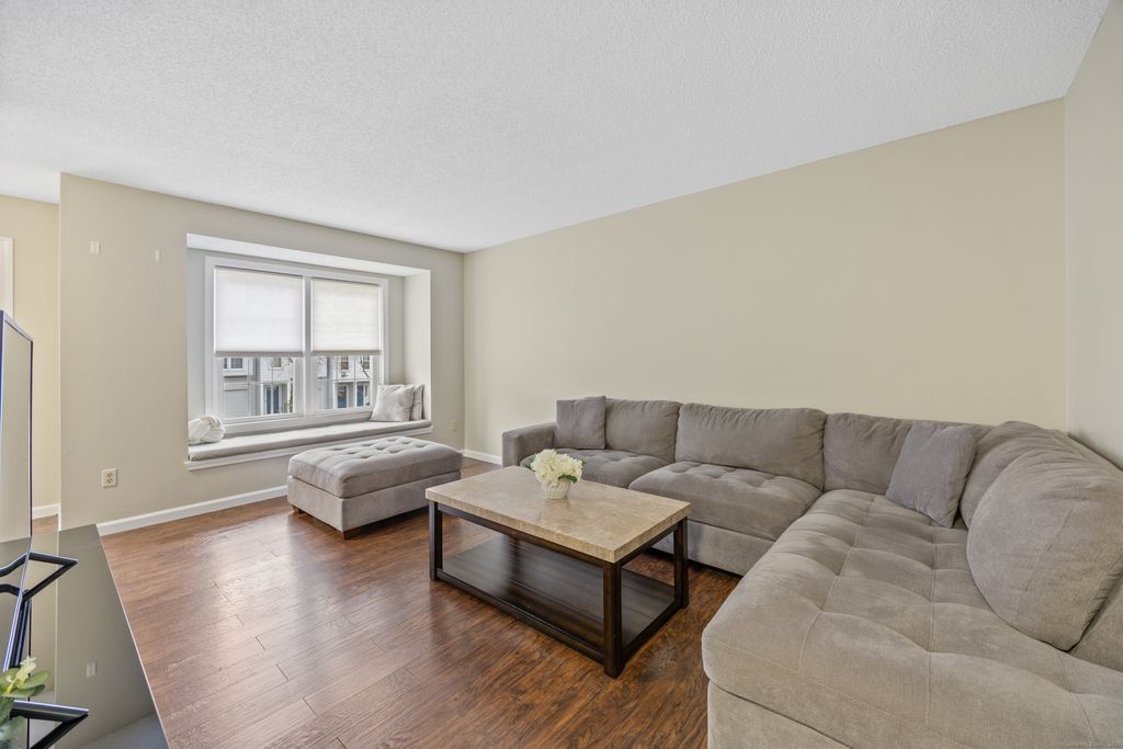 Photo of 380 Hitchcock Road #206, Waterbury, CT 06705 (MLS # 24135836)
