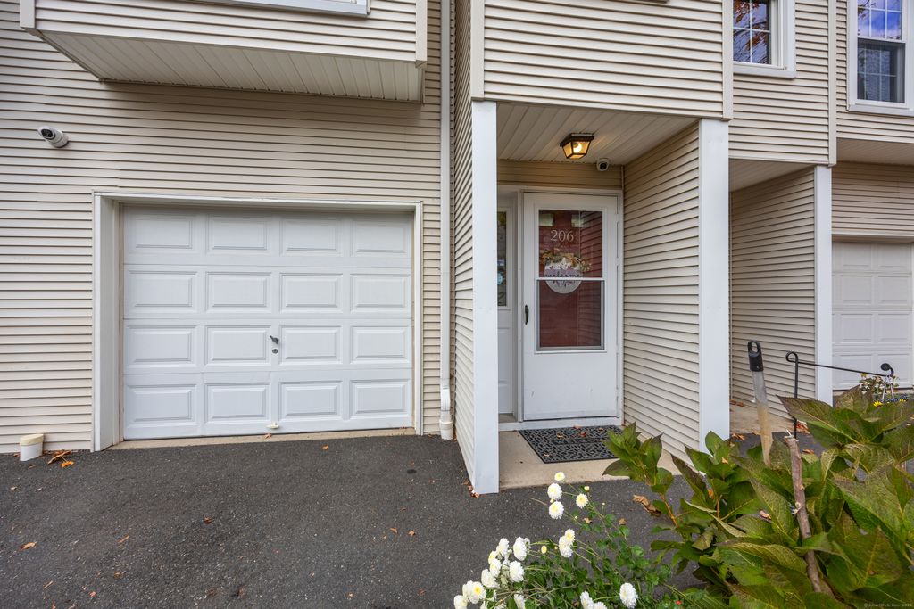 Photo of 380 Hitchcock Road #206, Waterbury, CT 06705 (MLS # 24135836)