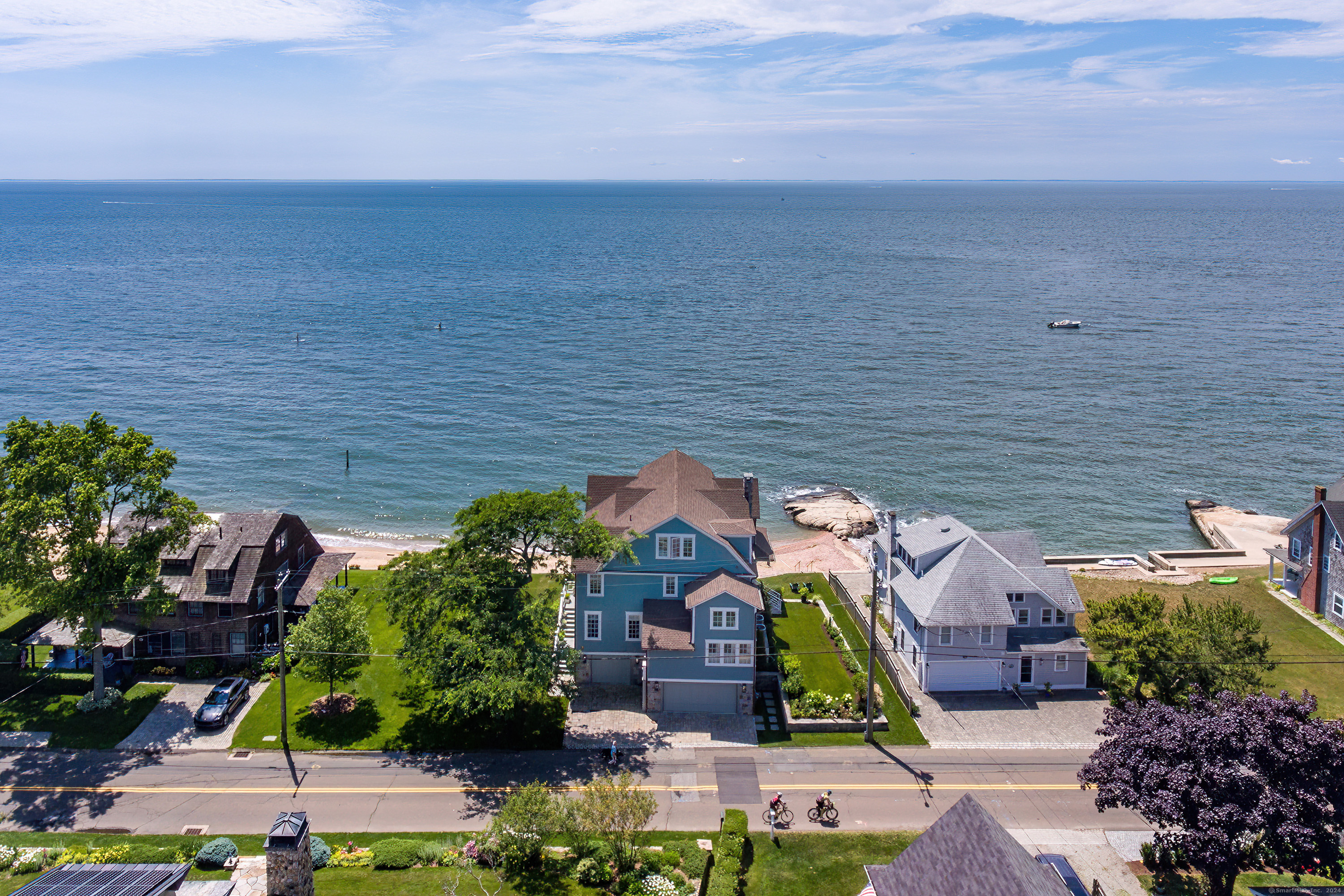 Property for Sale at 92 Middle Beach Road, Madison, Connecticut - Bedrooms: 5 
Bathrooms: 6 
Rooms: 12  - $4,500,000