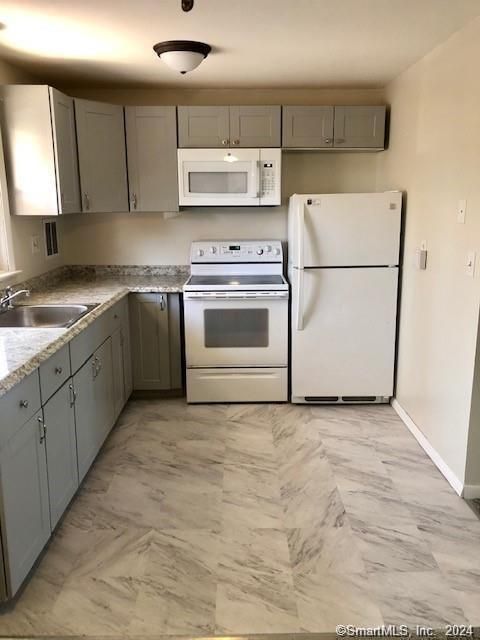 Tiny photo for 468 Woodbridge Street #APT 16, Manchester, CT 06042 (MLS # 24152985)