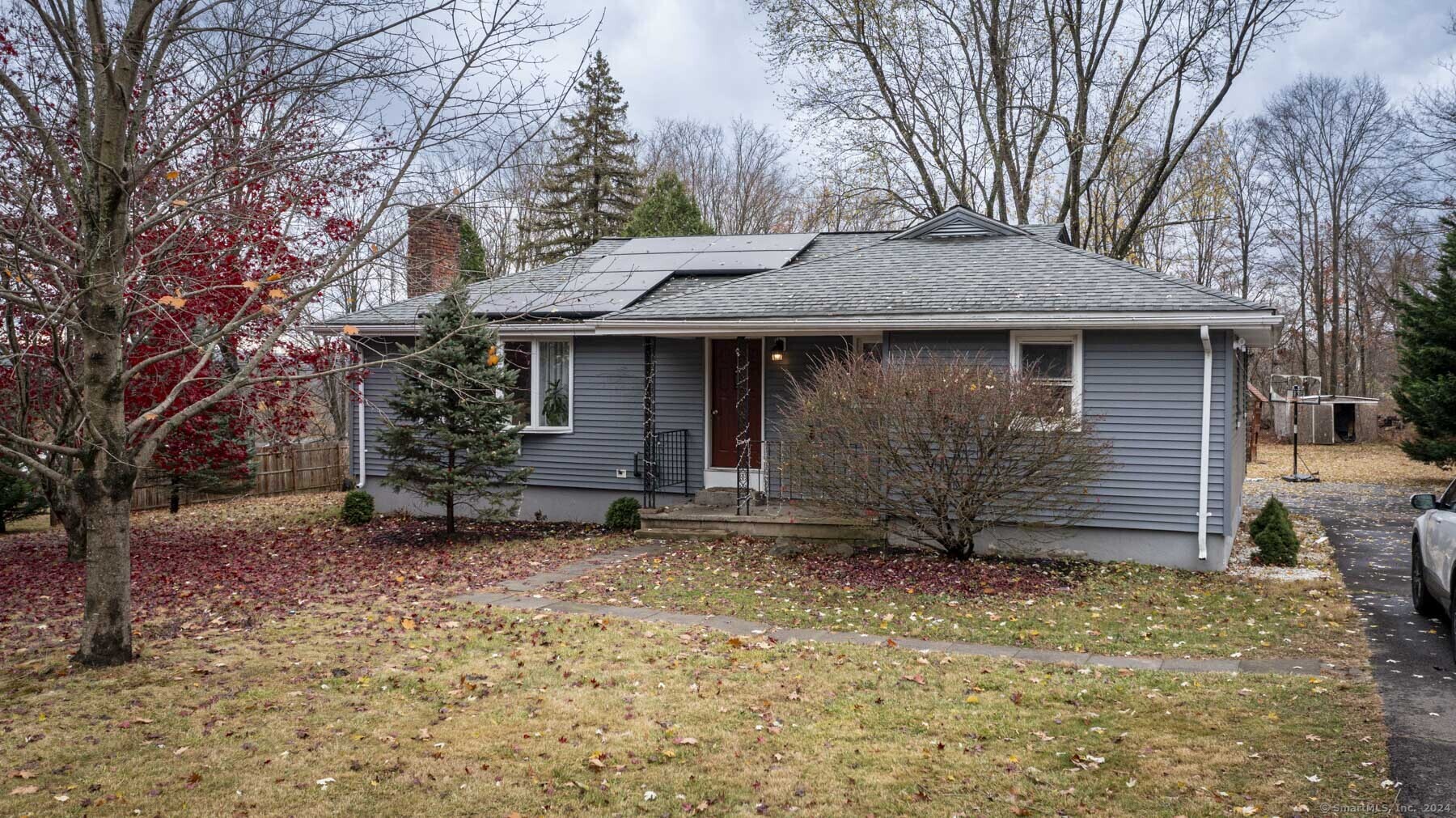 1053 Ridgewood Road, Middletown, Connecticut - 3 Bedrooms  
1 Bathrooms  
7 Rooms - 