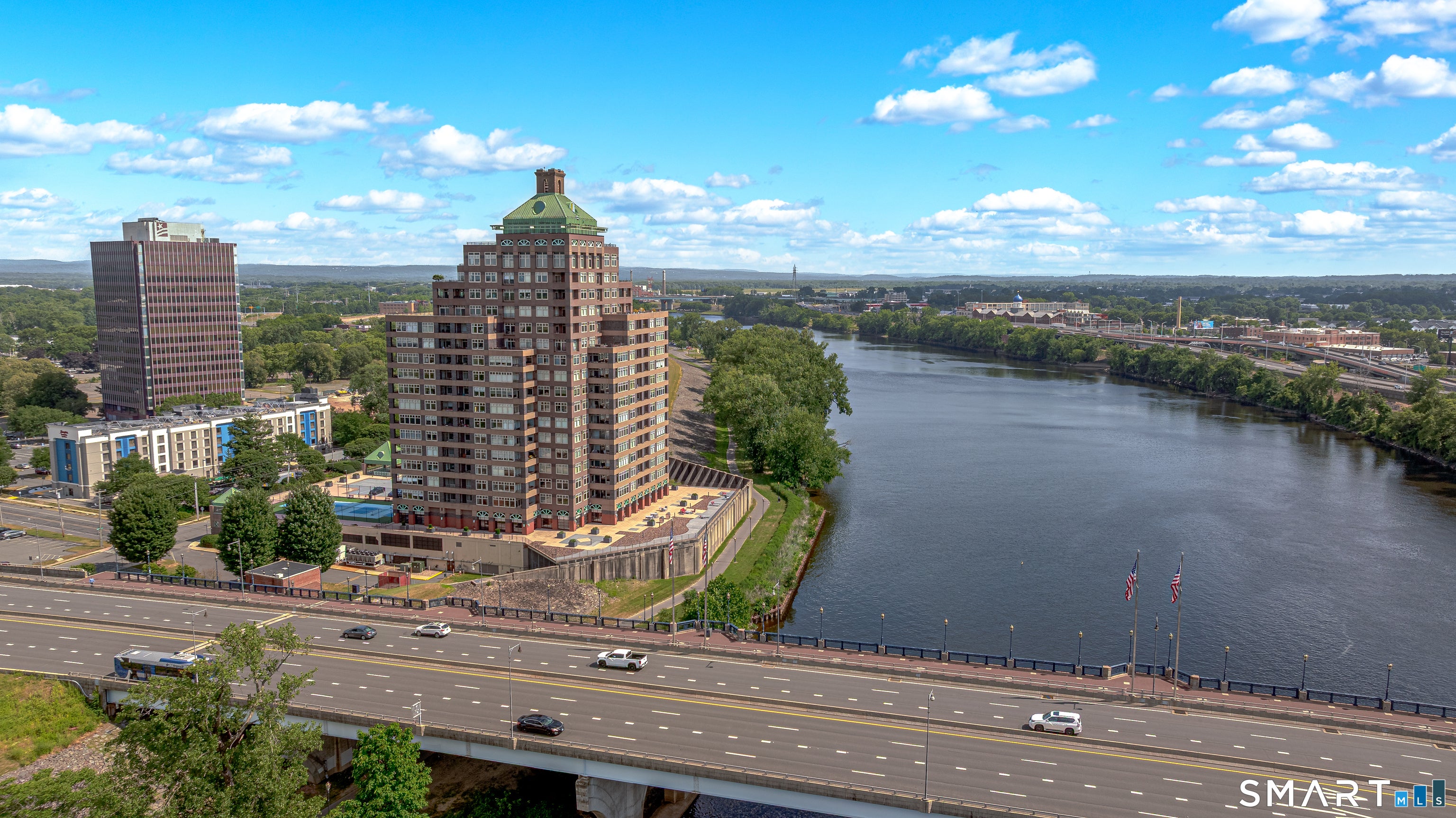 235 East River Drive 1501