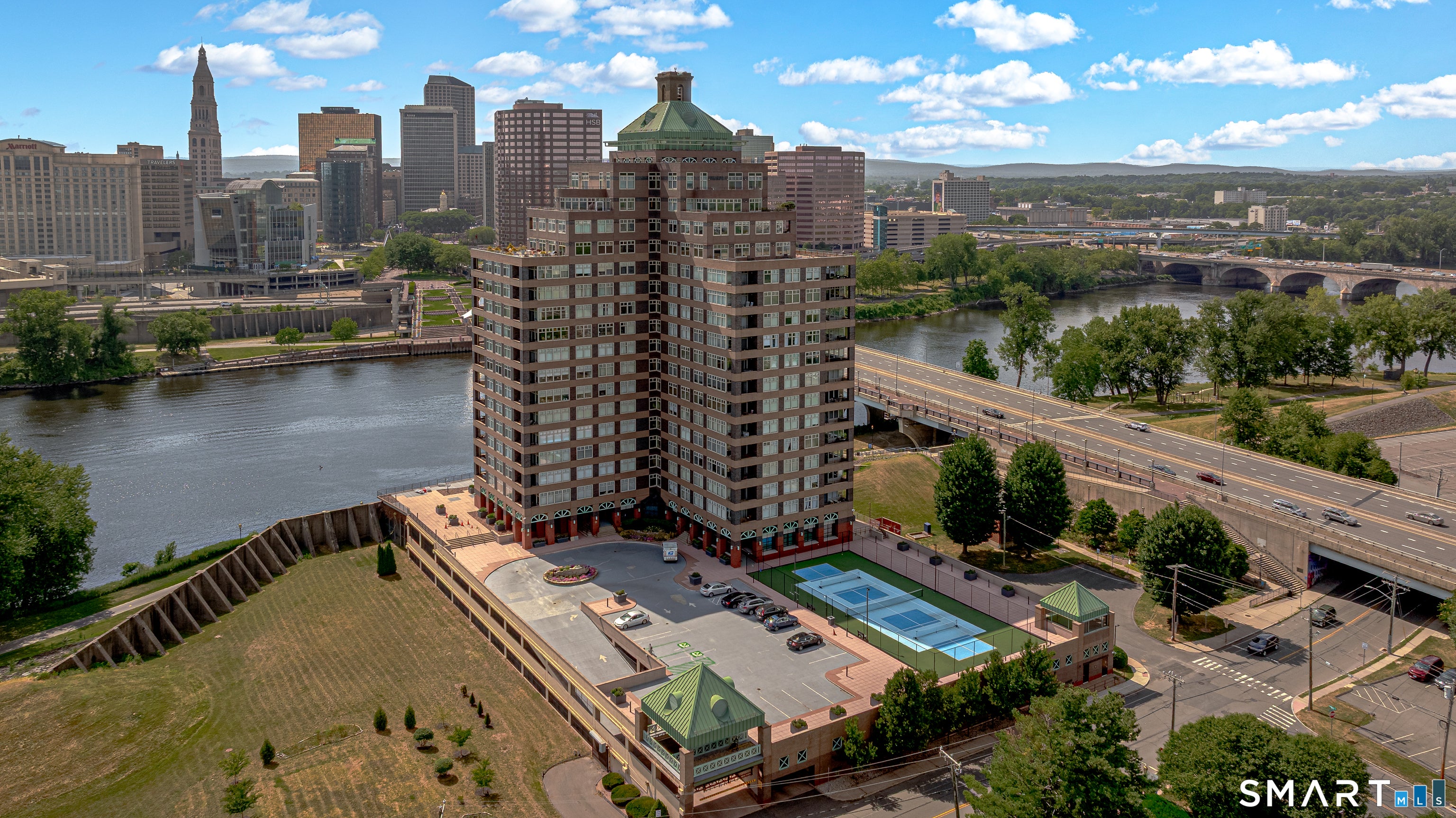 235 East River Drive 1501