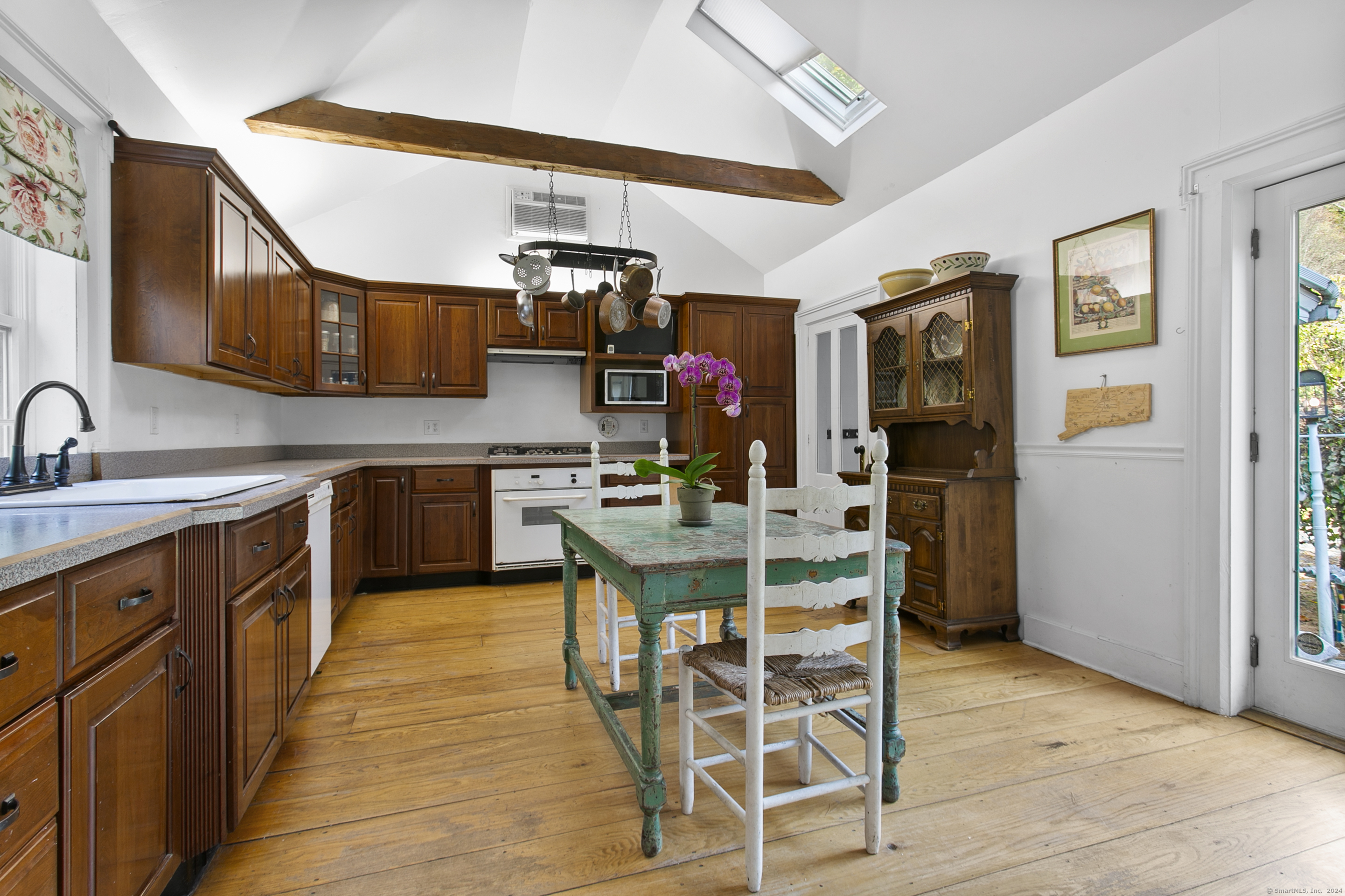 40 University Drive, Torrington, Connecticut image 13