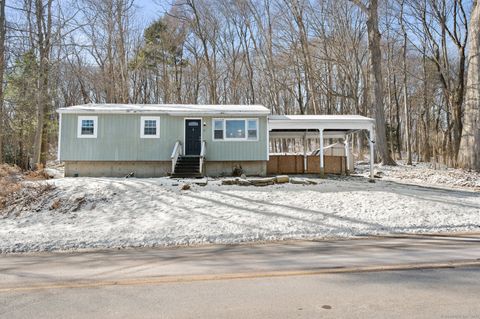 A home in Deep River