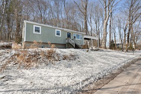 A home in Deep River