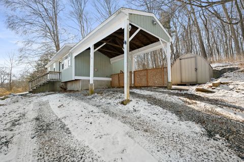 A home in Deep River