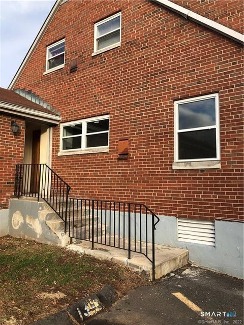 Apartment For Rent - 21 Hartford Avenue #13<br/> Hartford County, Newington, CT 06111