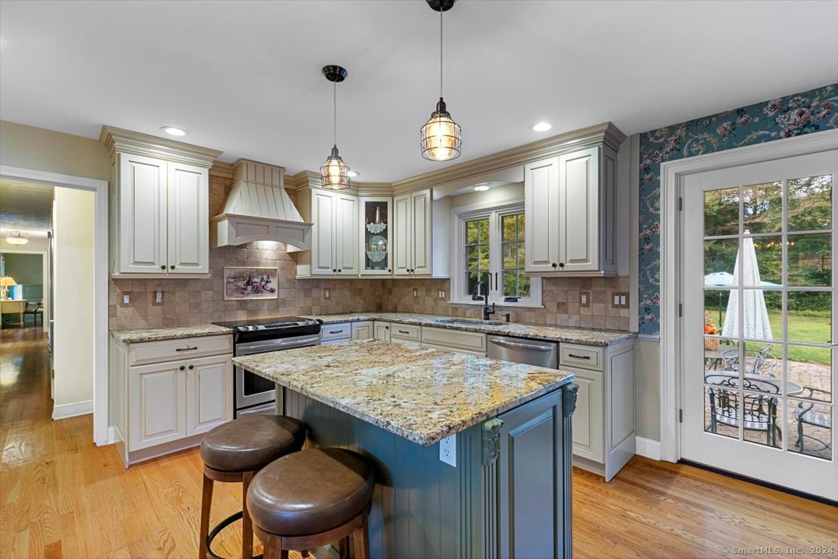 94 Fennbrook Drive, Hamden, Connecticut image 11