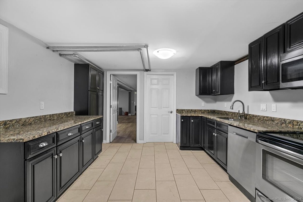 94 Fennbrook Drive, Hamden, Connecticut image 32