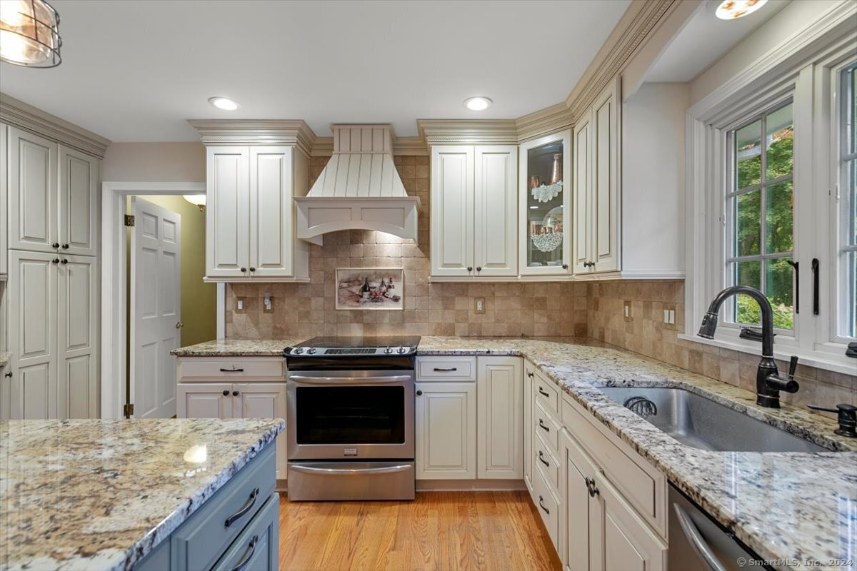 94 Fennbrook Drive, Hamden, Connecticut image 10