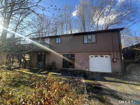 Photo of 19 Smithfield Avenue, Meriden, CT 06451 (MLS # 24149376)