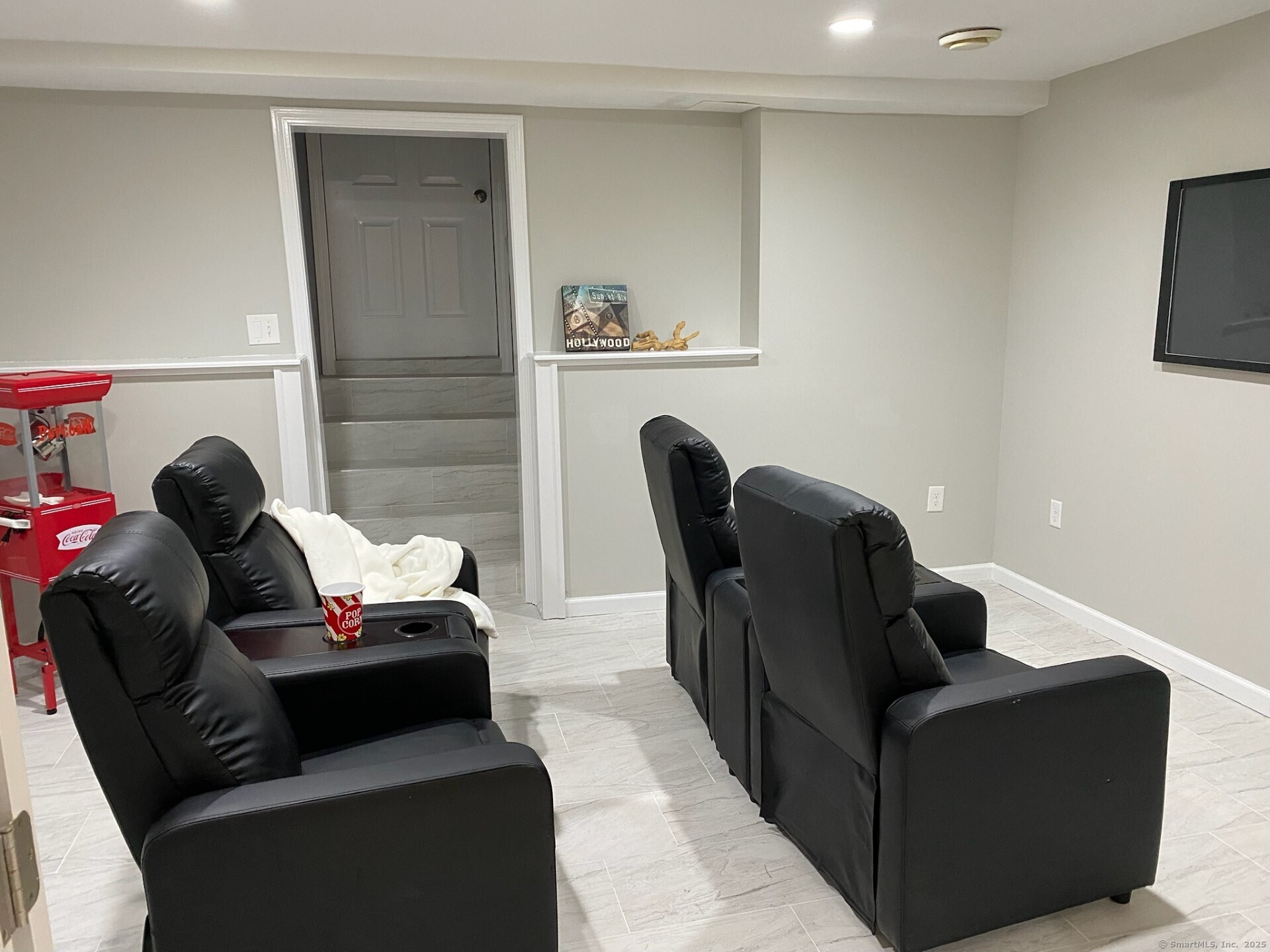 27 Renshaw Drive, East Haven, Connecticut image 13