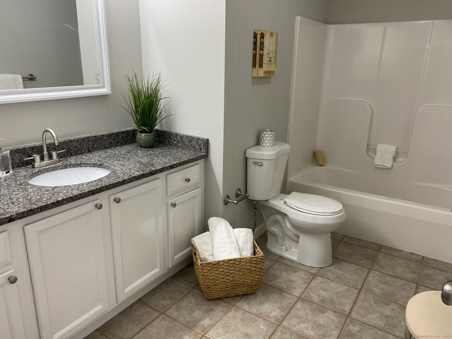 27 Renshaw Drive, East Haven, Connecticut image 6