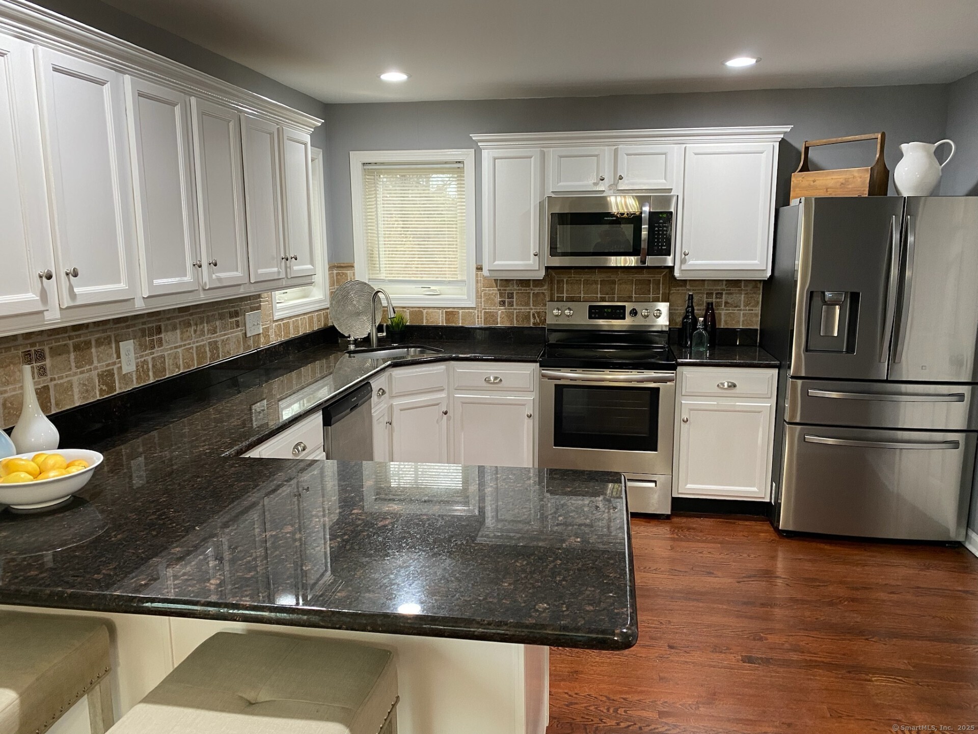 27 Renshaw Drive, East Haven, Connecticut image 9