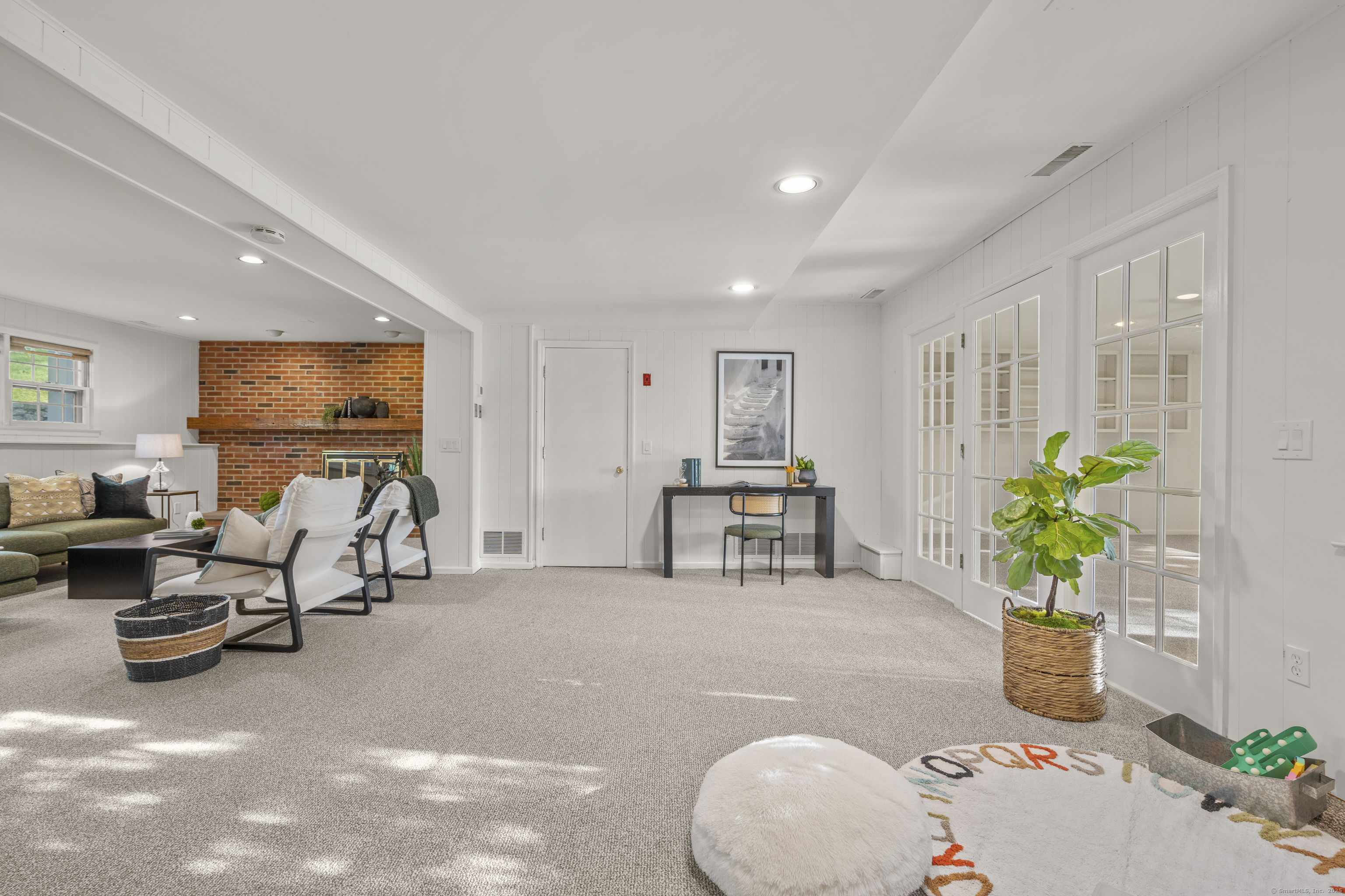 329 Roxbury Road, Stamford, Connecticut image 32