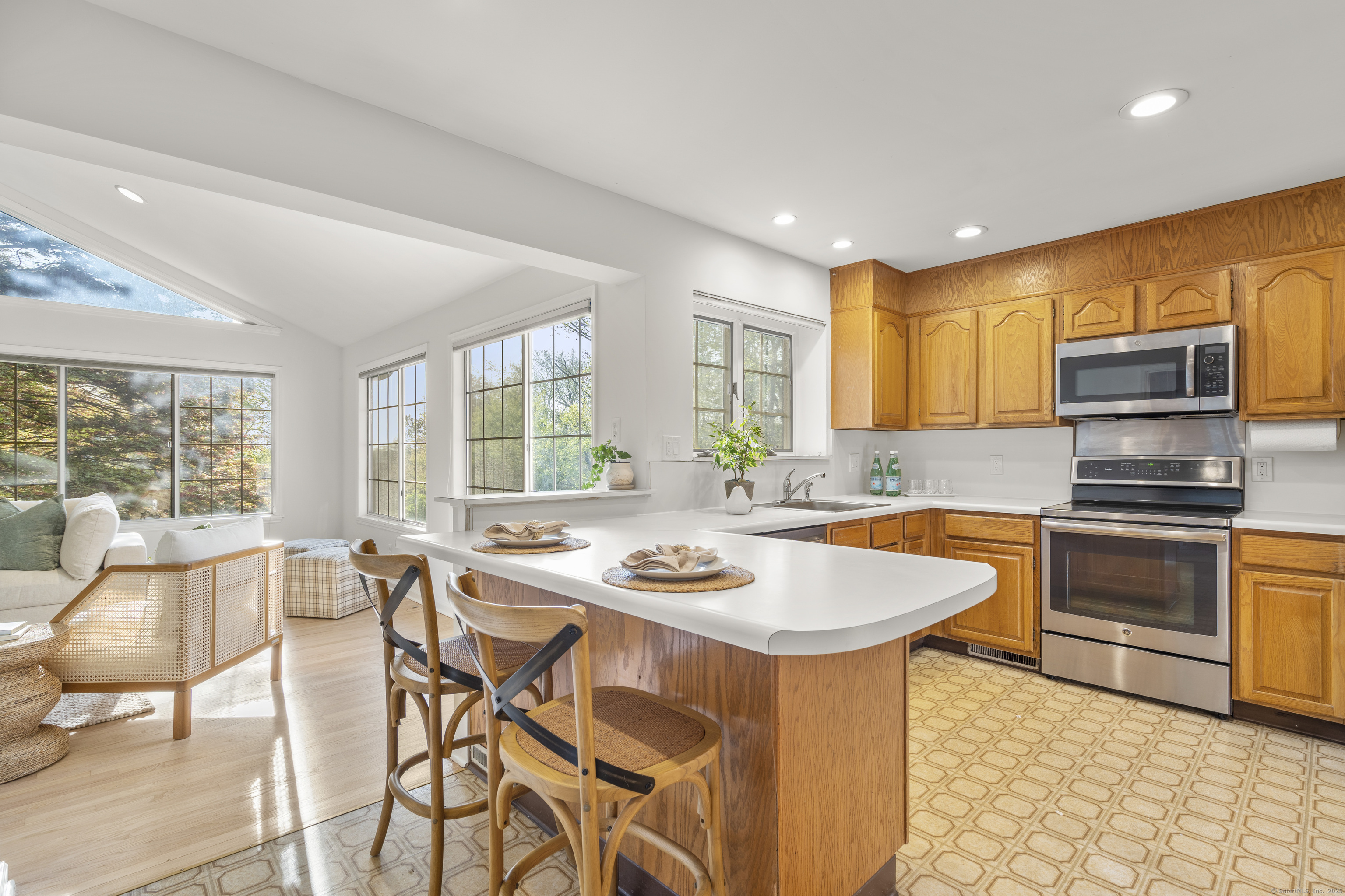 329 Roxbury Road, Stamford, Connecticut image 14
