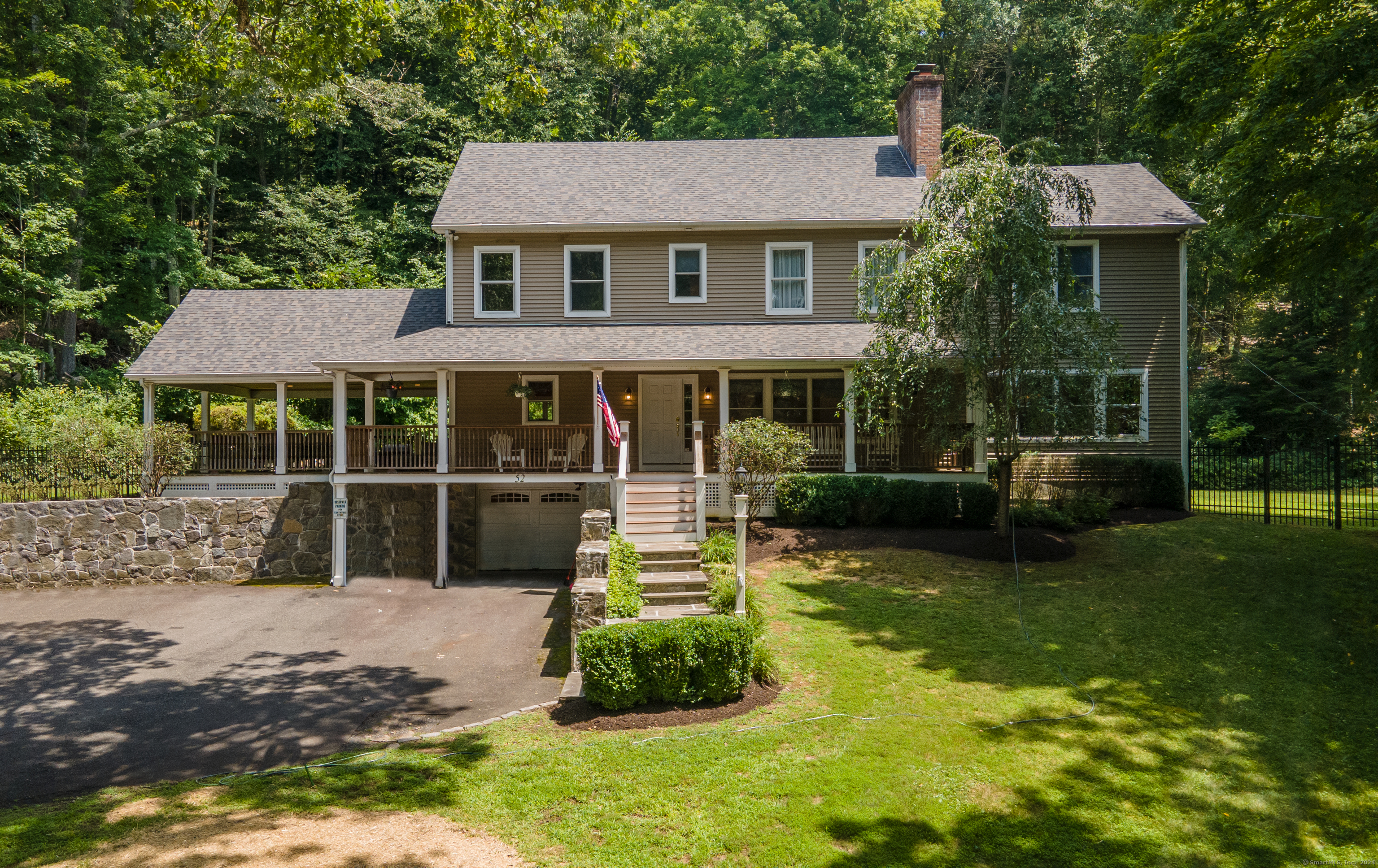 Property for Sale at 52 Jackson Cove Road, Oxford, Connecticut - Bedrooms: 4 
Bathrooms: 3 
Rooms: 8  - $650,000