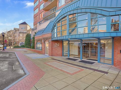 Photo of 25 Forest Street #7D, Stamford, CT 06901 (MLS # 24151470)