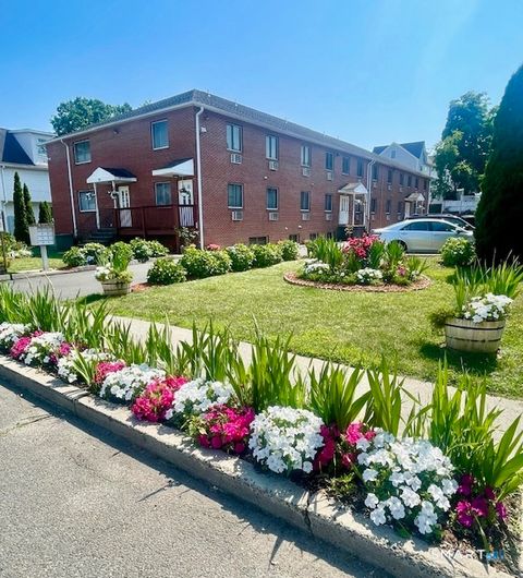 Photo of 31 Glenwood Avenue #6, Norwalk, CT 06854 (MLS # 24146167)