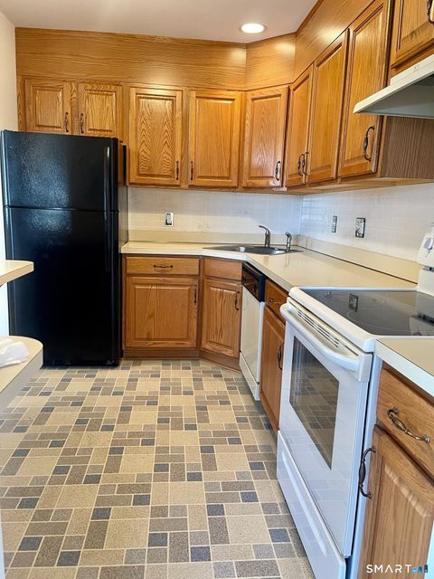 Tiny photo for 31 Glenwood Avenue #6, Norwalk, CT 06854 (MLS # 24146167)